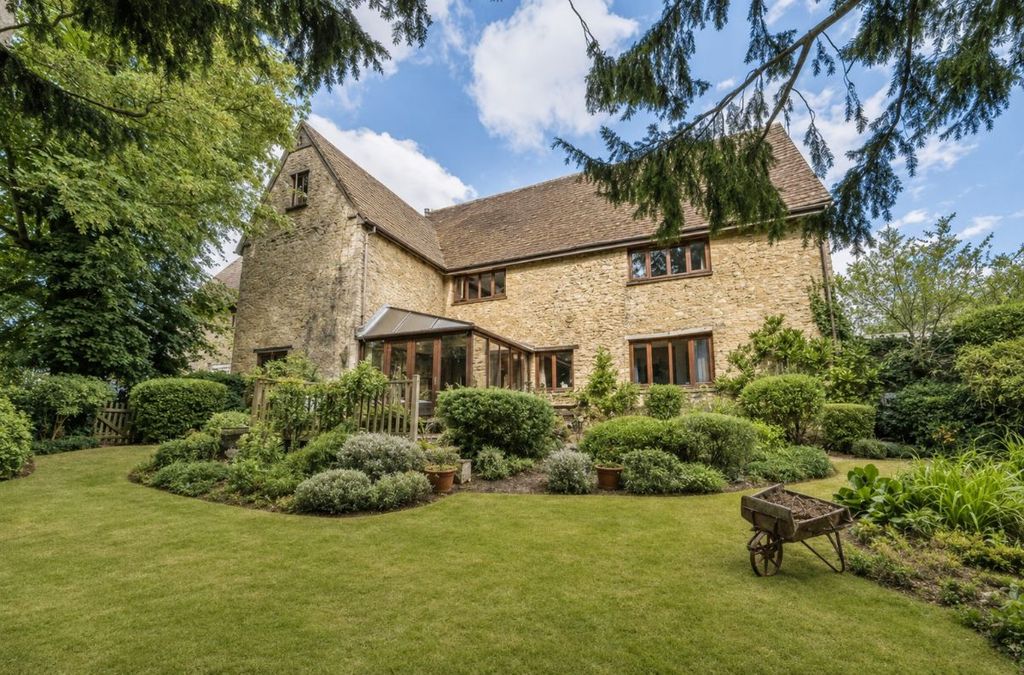 Property photo 1 of 18