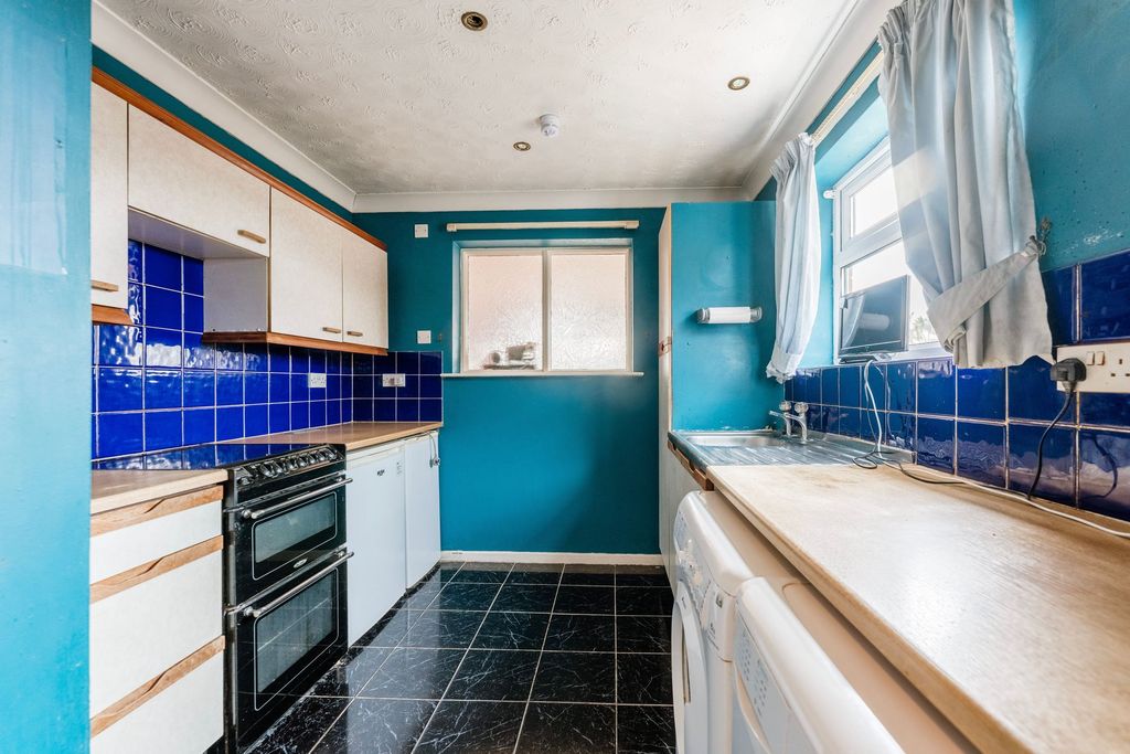 Property photo 3 of 13