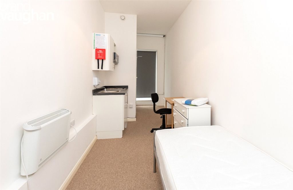 Property photo 3 of 4 Picture No. 10