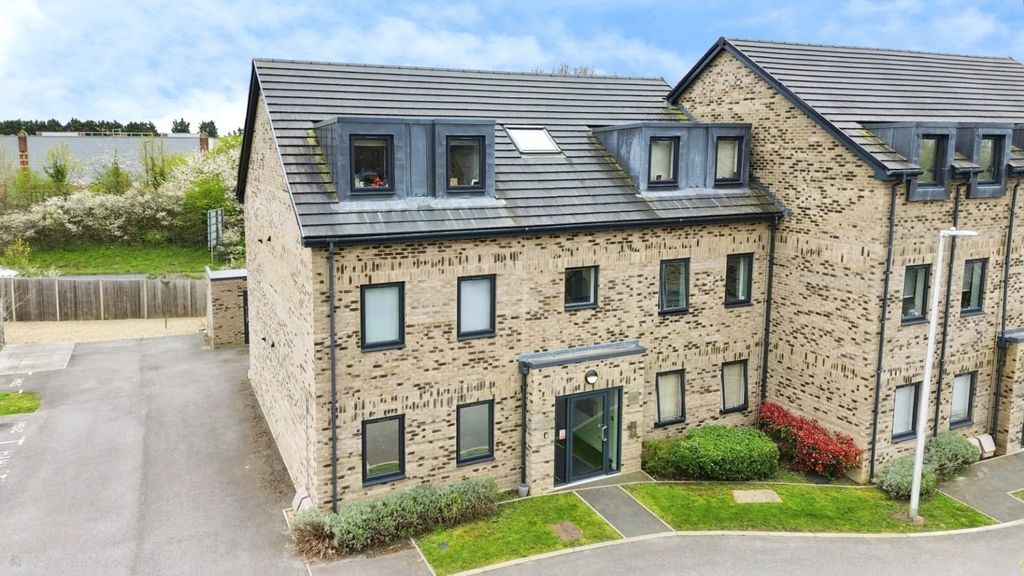 Property photo 1 of 13 Front Aspect