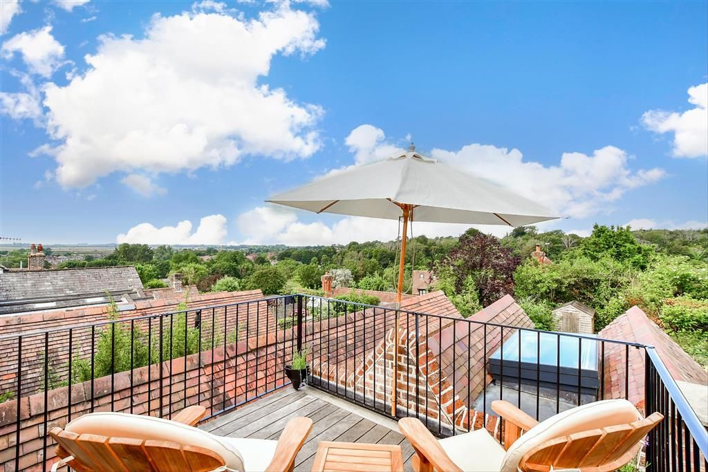 Property photo 1 of 22 Balcony / Terrace