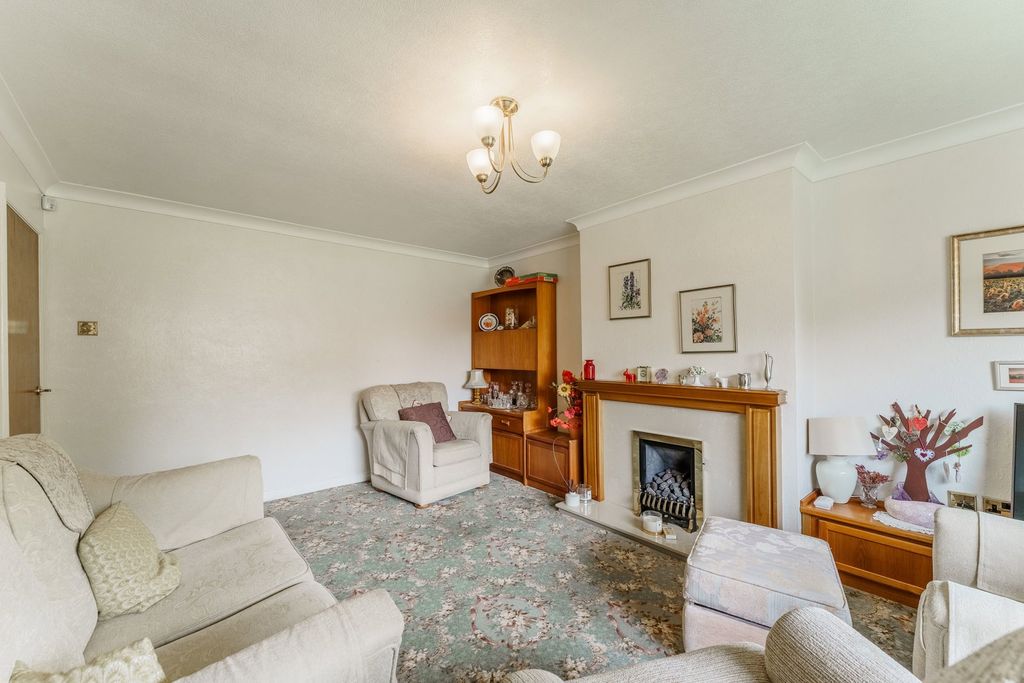 Property photo 3 of 28