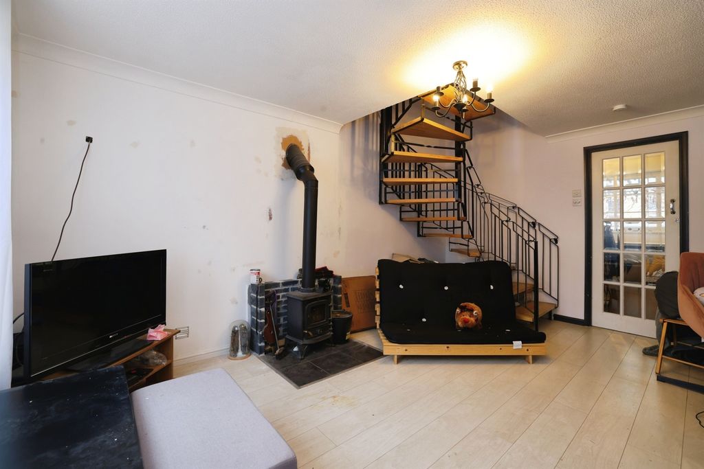 Property photo 3 of 14