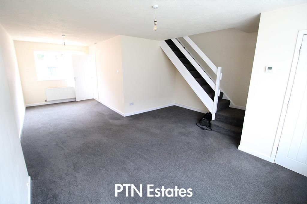 Property photo 2 of 11 Lounge.Jpg