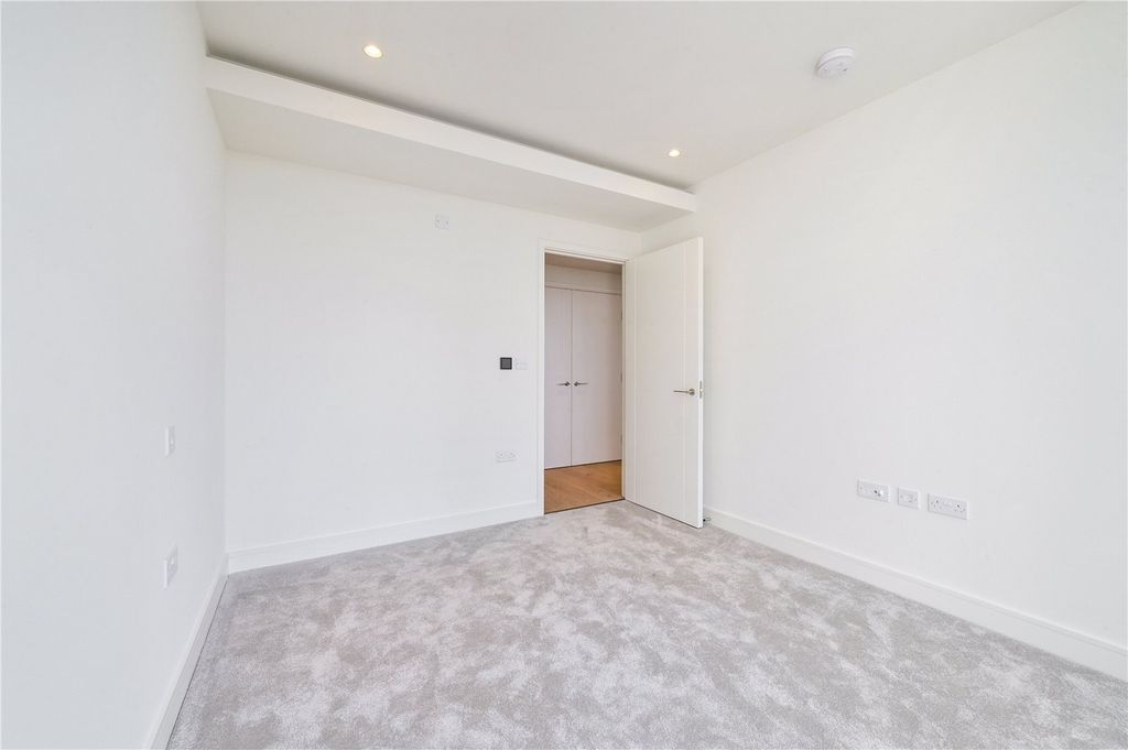 Property photo 3 of 8 Picture No. 06