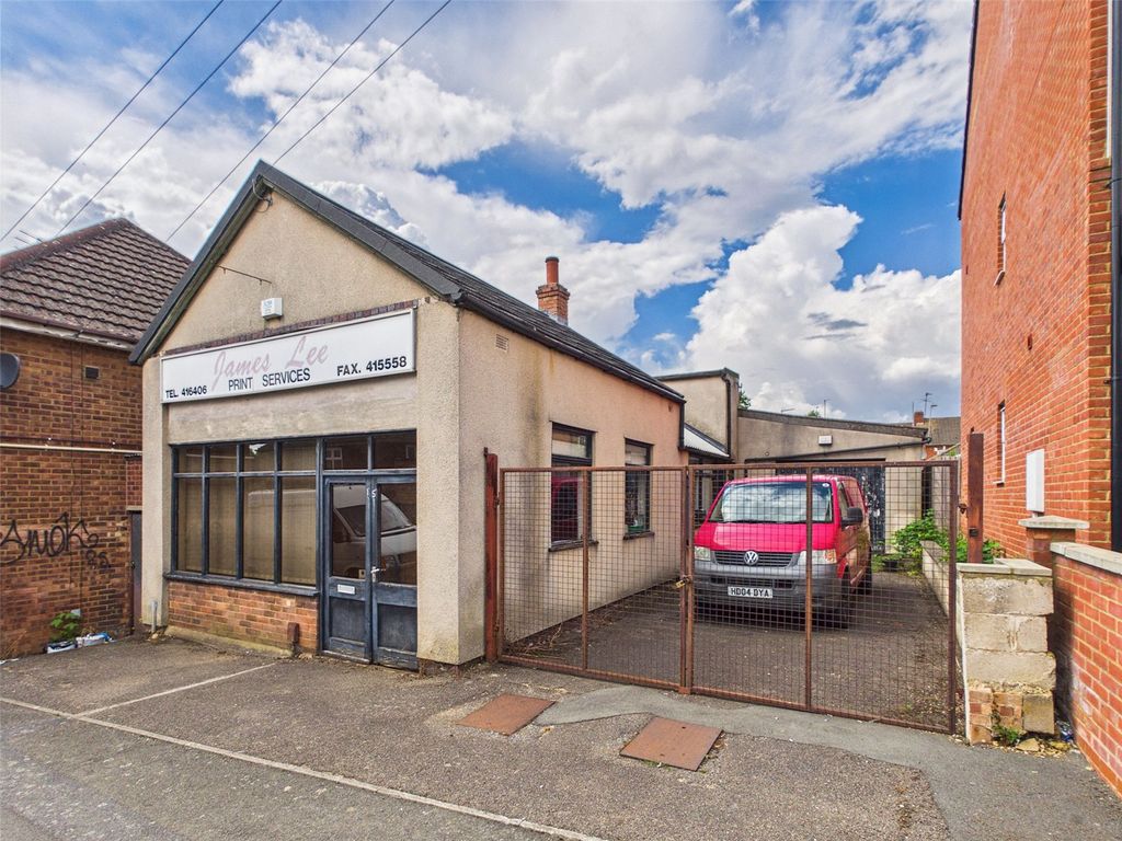 Property photo 2 of 6 Picture No. 05