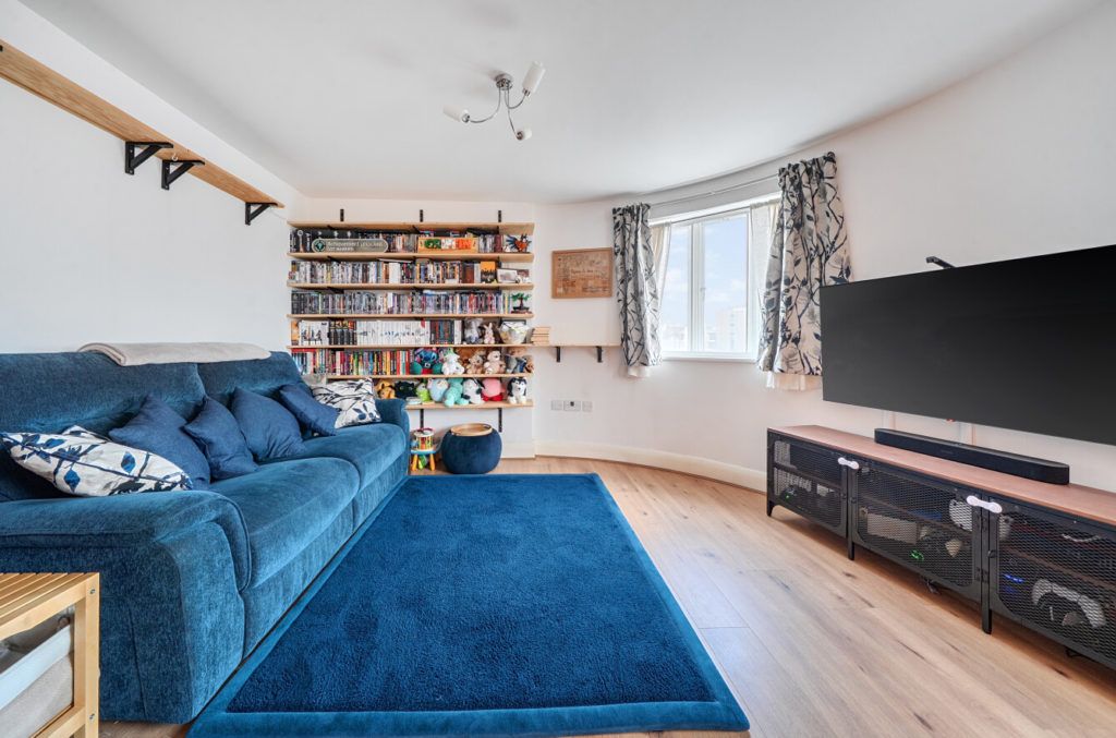 Property photo 3 of 17