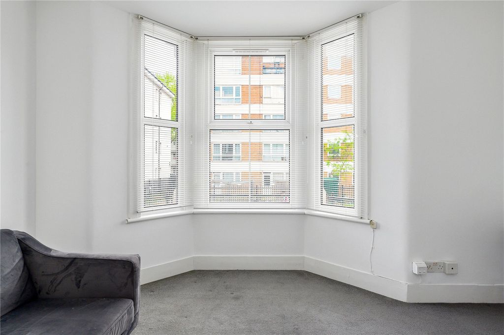 Property photo 2 of 13 Bedroom