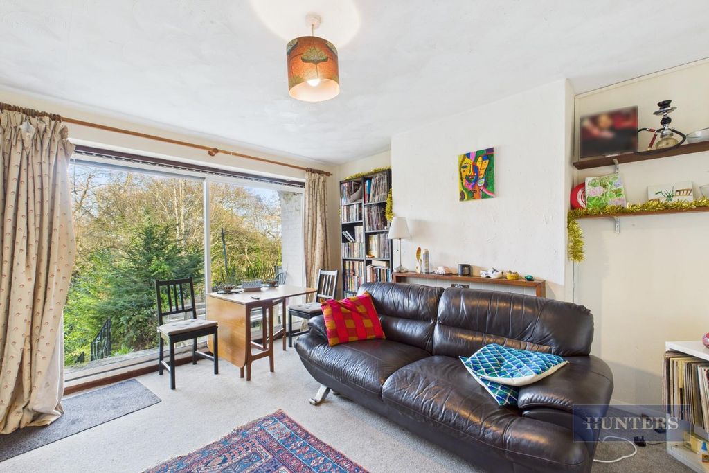 Property photo 2 of 12 Cam05152G0-Pr0062-Still012.Jpg