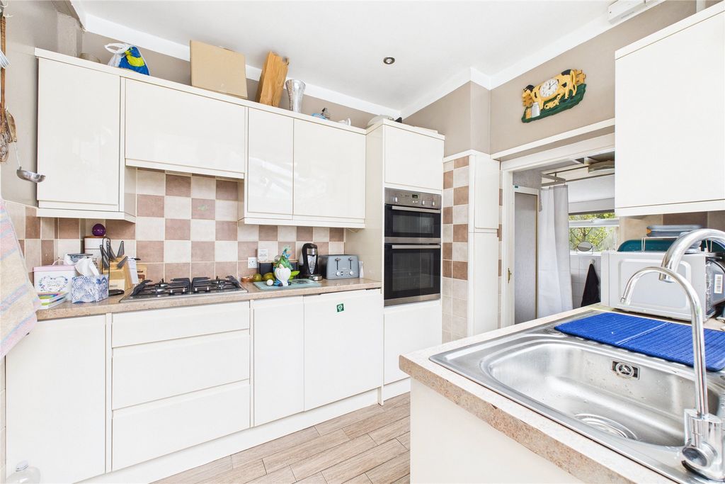 Property photo 3 of 12 Picture No. 18