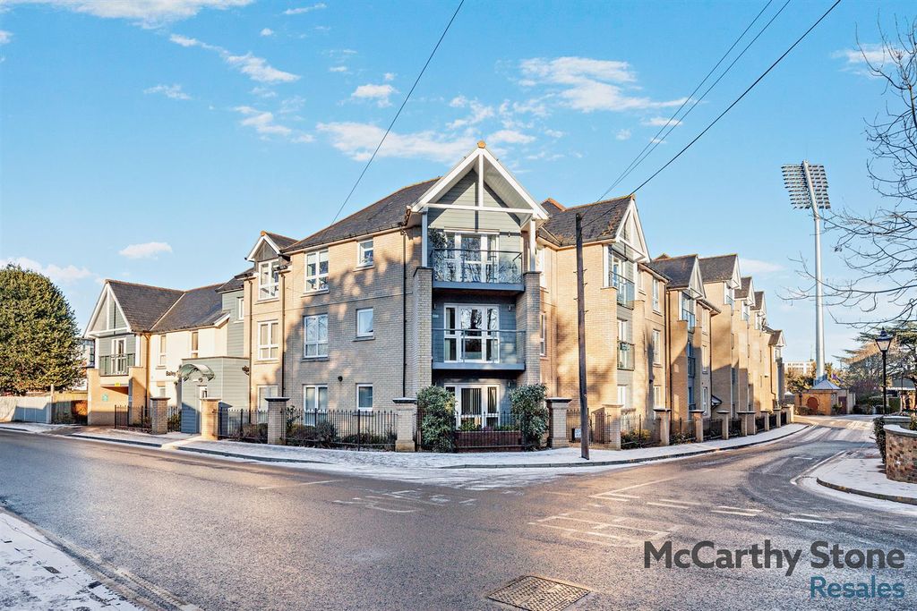 Property photo 1 of 10 8674443-Exterior03-800.Jpg