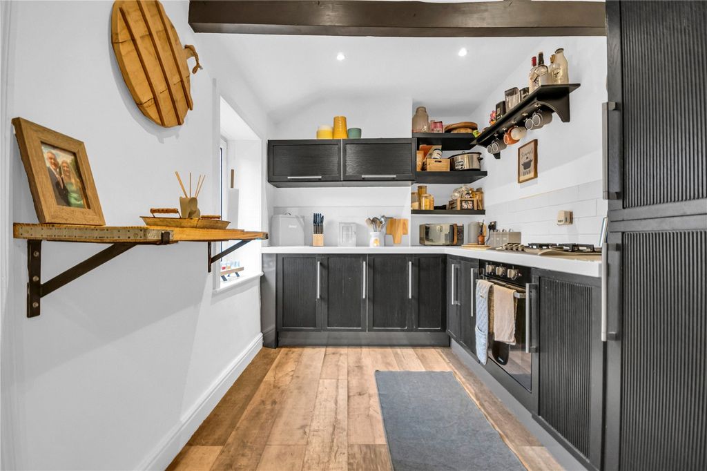 Property photo 3 of 16 Breakfast Kitchen