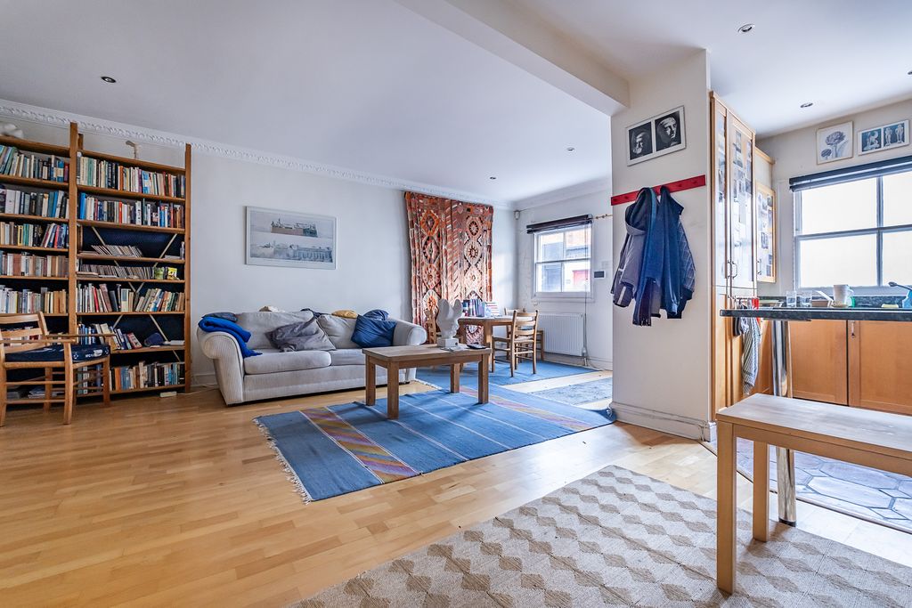 Property photo 3 of 11