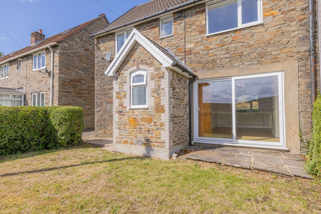 Property photo 1 of 31