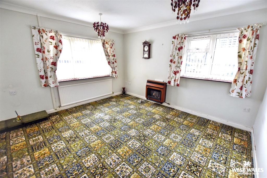 Additional image 5 of 3 bed detached bungalow for saleVicarage Fields, Pembroke SA71