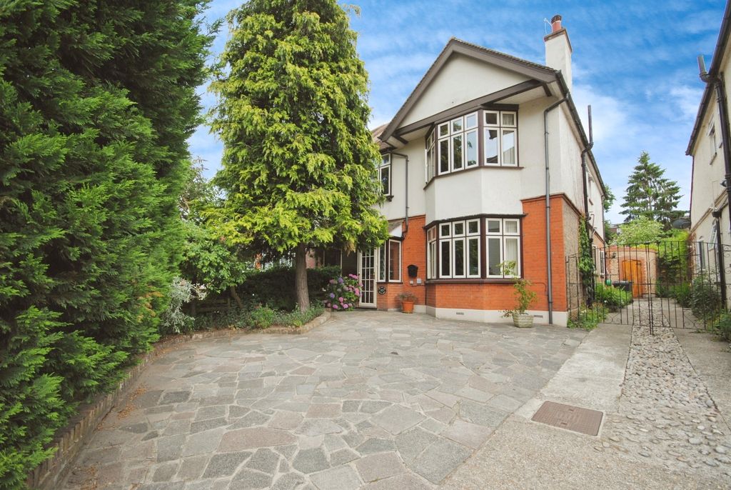 Property photo 1 of 17 Pbox-Front_Of_House-297869.Jpg