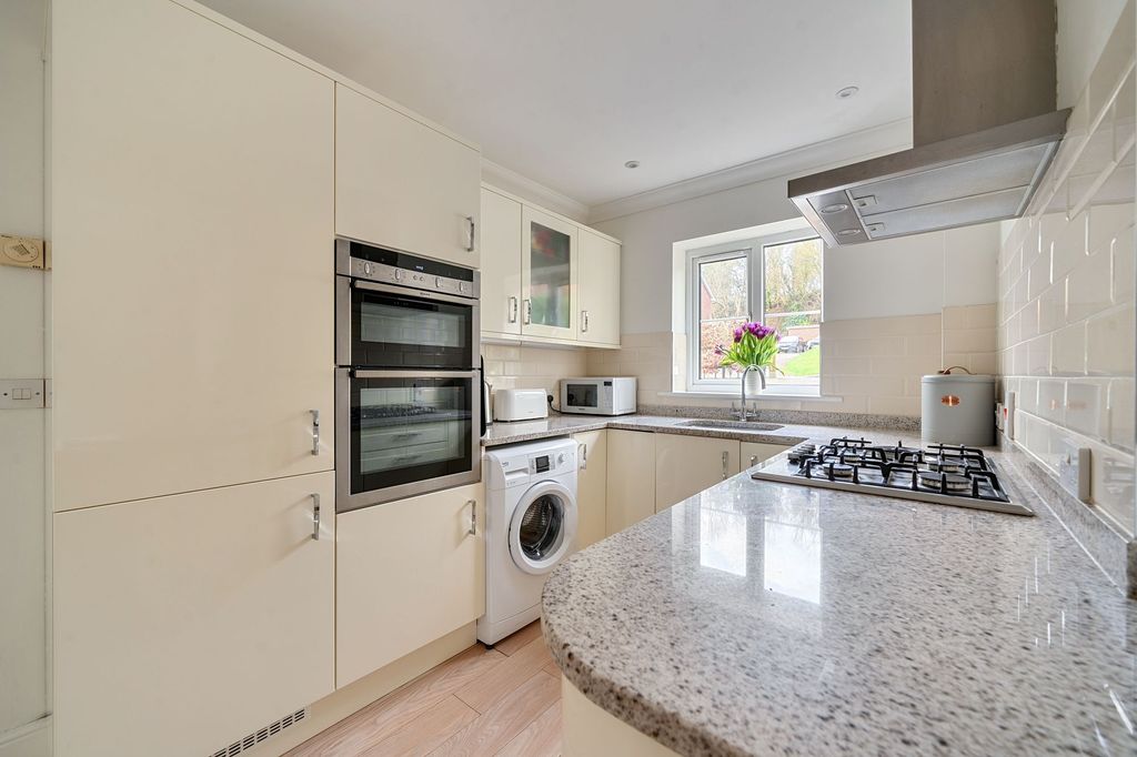 Property photo 2 of 16