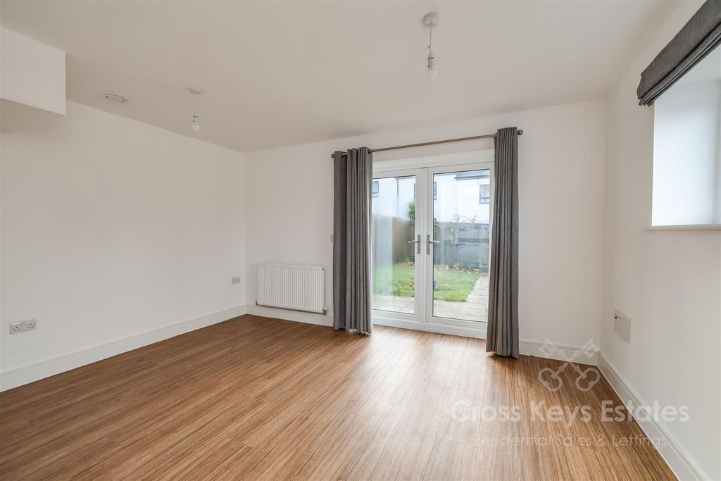 Property photo 2 of 28 Living Room