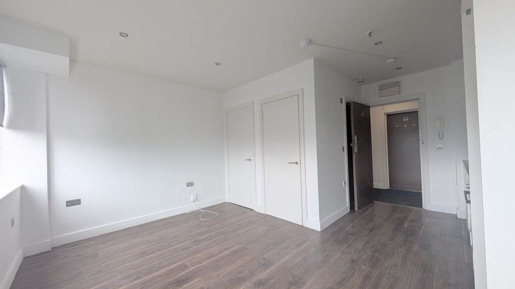 Property photo 1 of 4