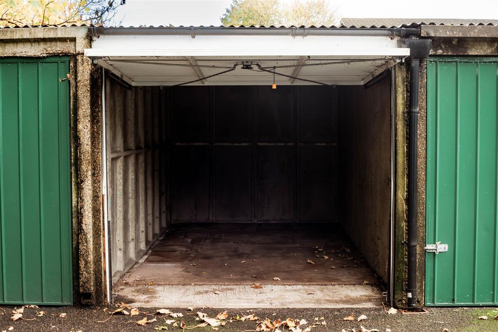 Property photo 3 of 8 C04I6316.Jpg