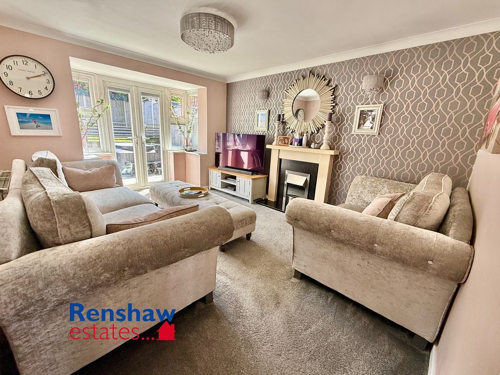 Property photo 2 of 18 L