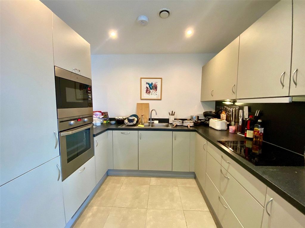 Property photo 3 of 18 Picture No. 02