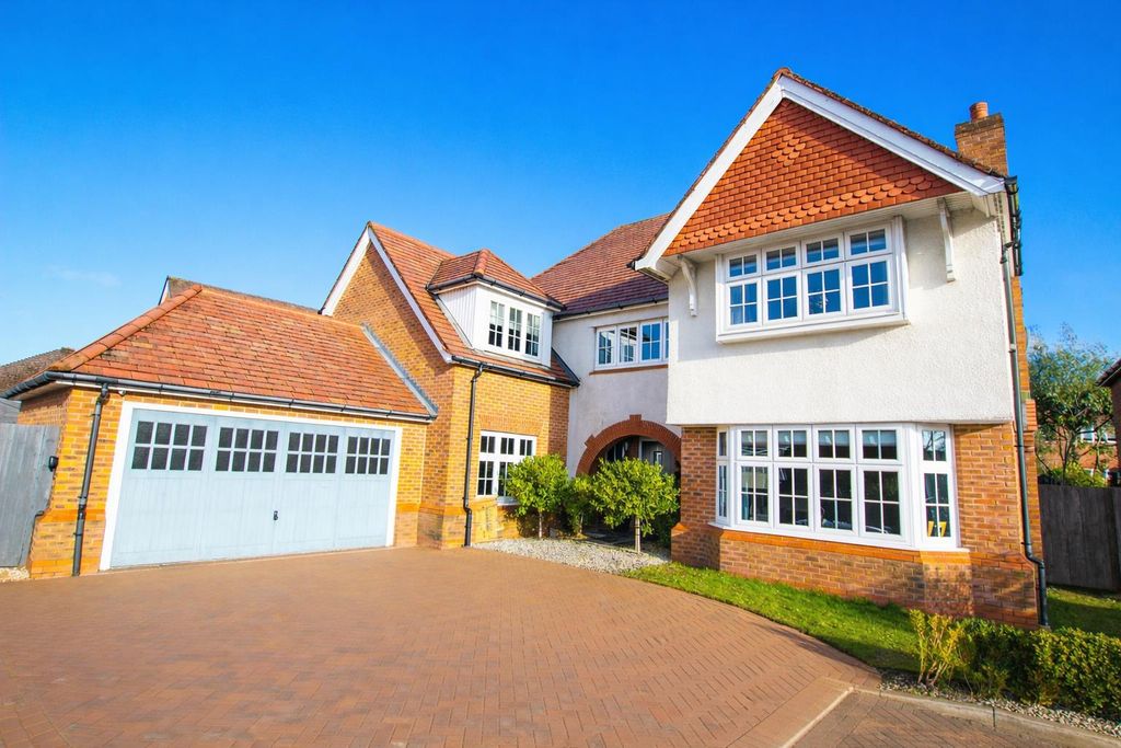 Property photo 1 of 45