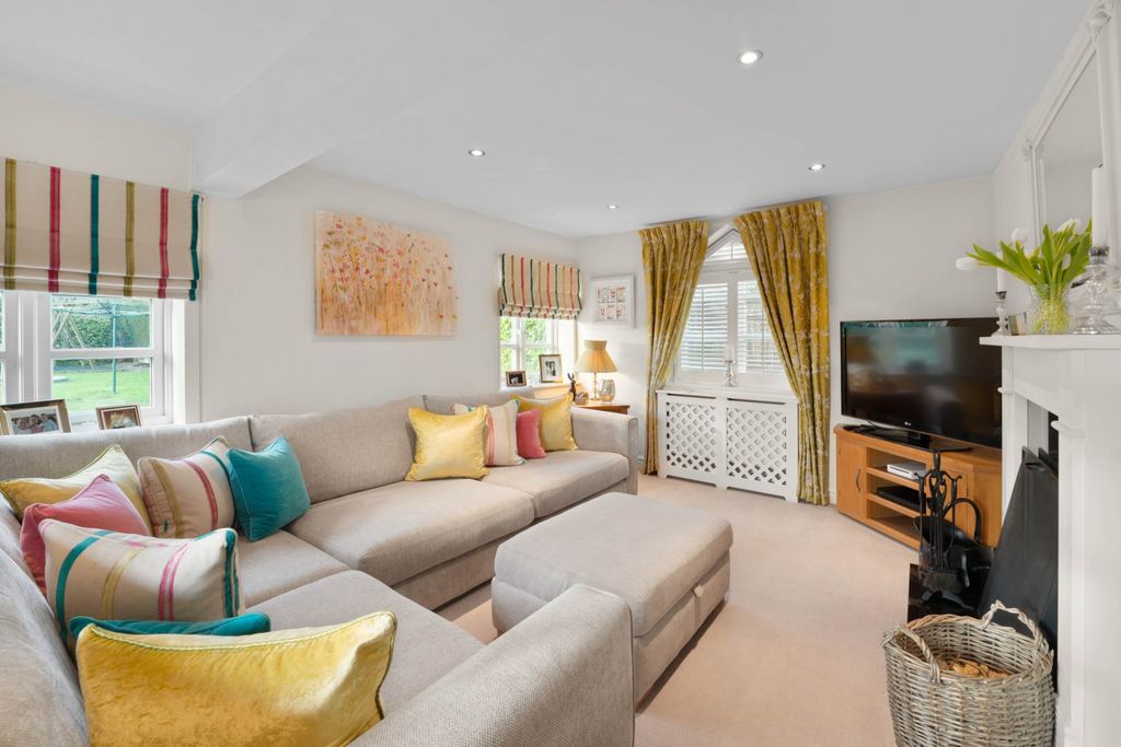 Property photo 2 of 16