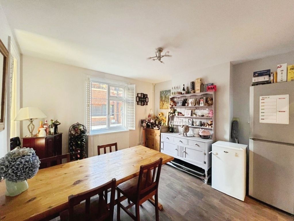 Property photo 3 of 18 Pbox-Img.Jpg