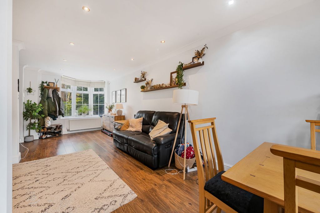 Property photo 3 of 22