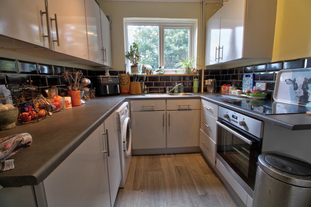 Property photo 3 of 10 Photo #3