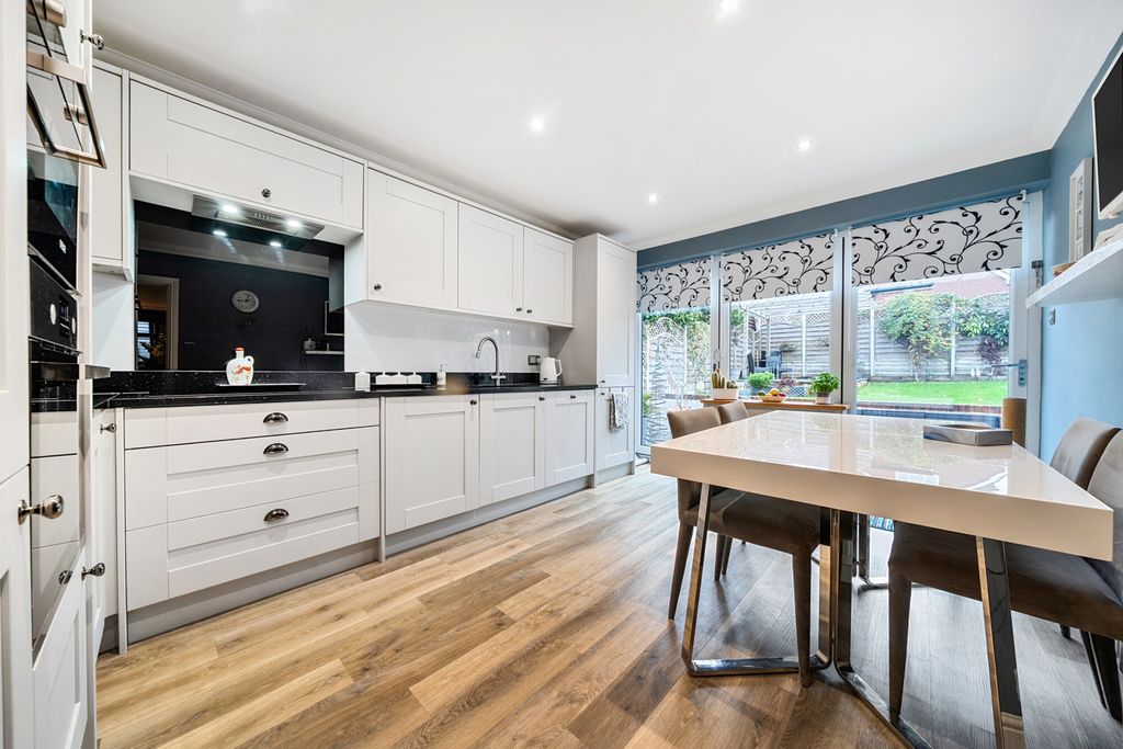 Property photo 2 of 16 Kitchen