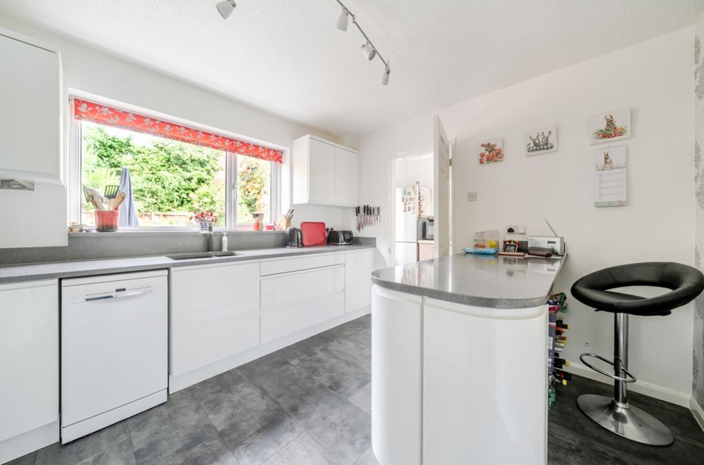 Property photo 2 of 22 1484306-8-6A44d6F9ba658