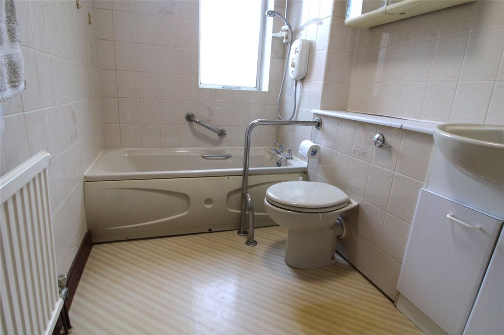 Property photo 3 of 9 Picture No. 18