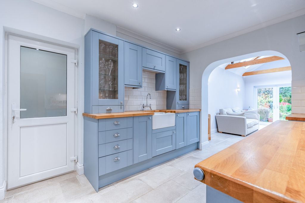 Property photo 3 of 31