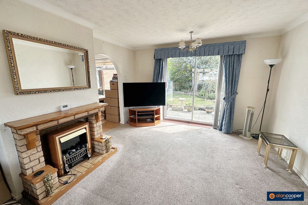 Property photo 3 of 12 4375764