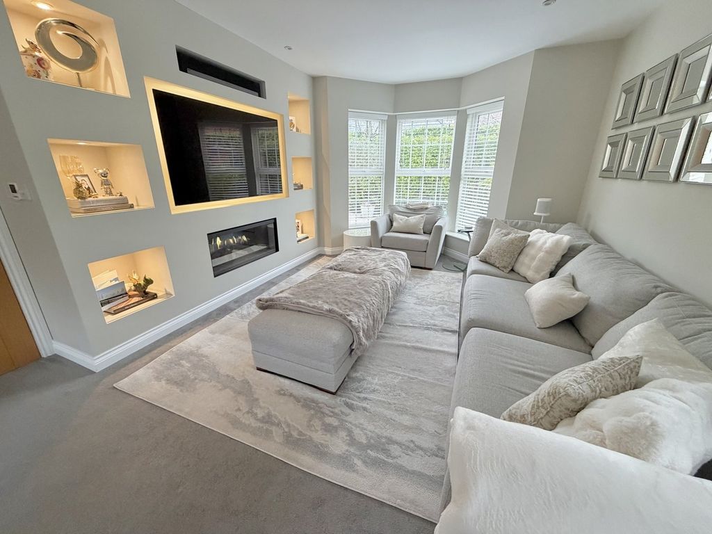 Property photo 2 of 42