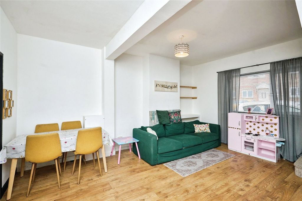 Property photo 3 of 17 Picture No. 07