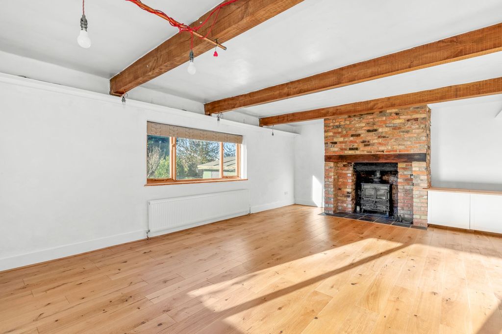 Property photo 3 of 32