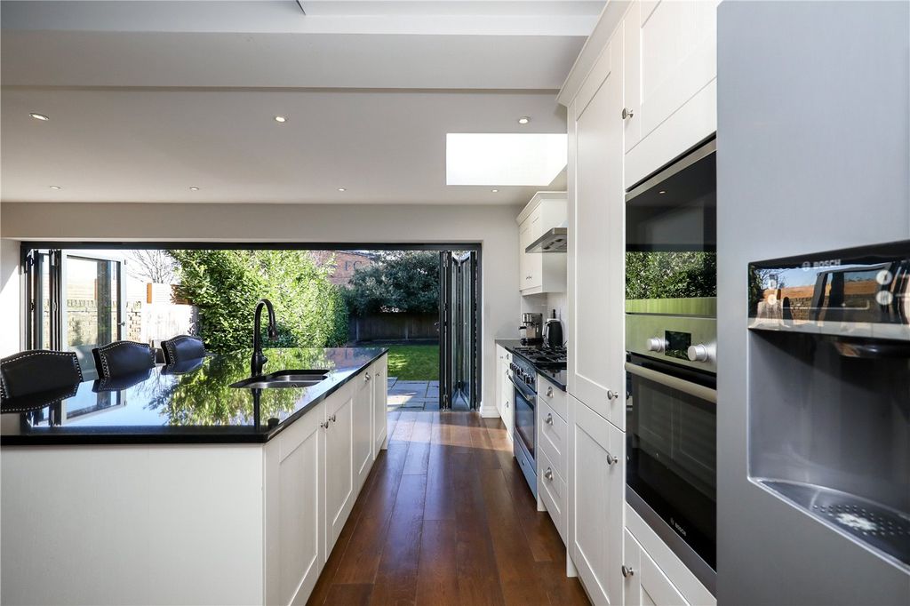 Property photo 1 of 20 Kitchen