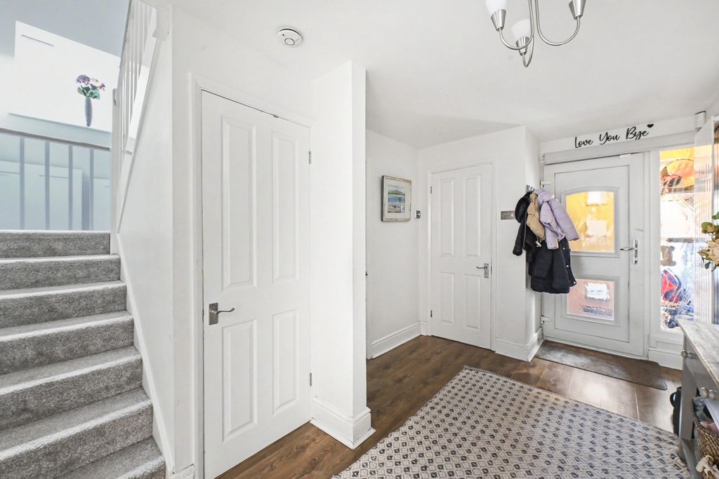 Property photo 3 of 26
