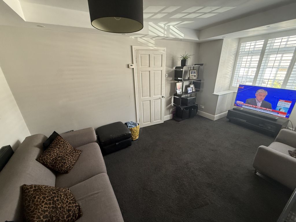 Property photo 3 of 27