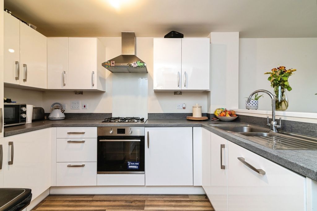 Property photo 3 of 17 Photo