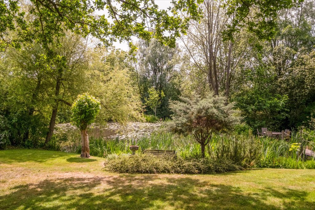 Property photo 2 of 24 Image