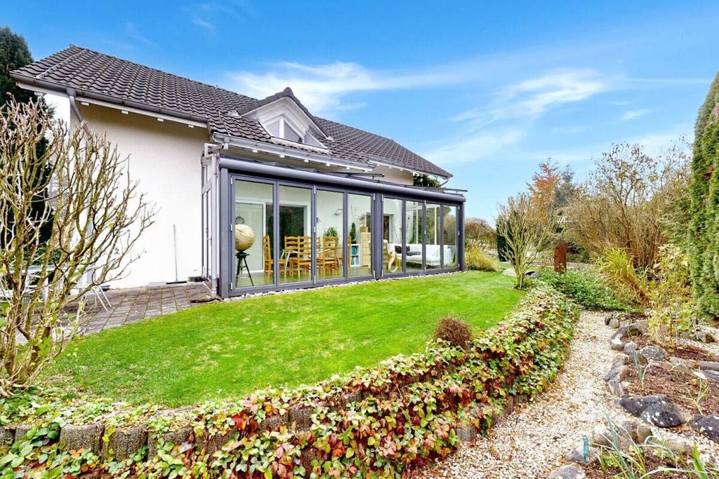 Property photo 3 of 12