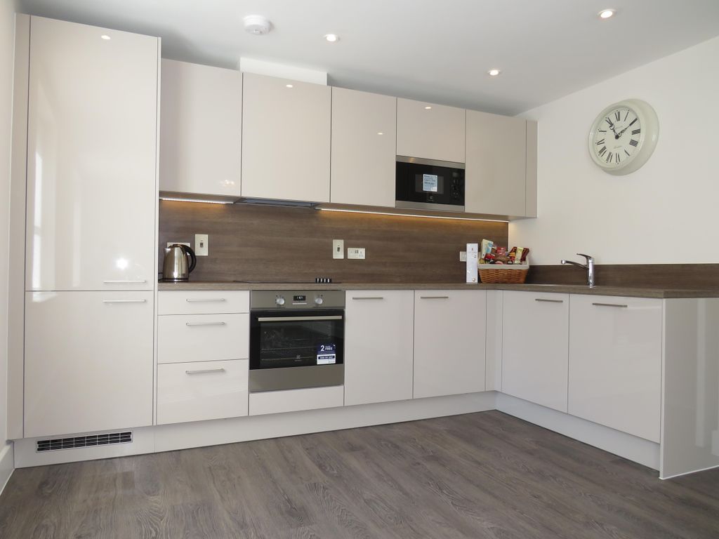 Property photo 2 of 7 Kitchen