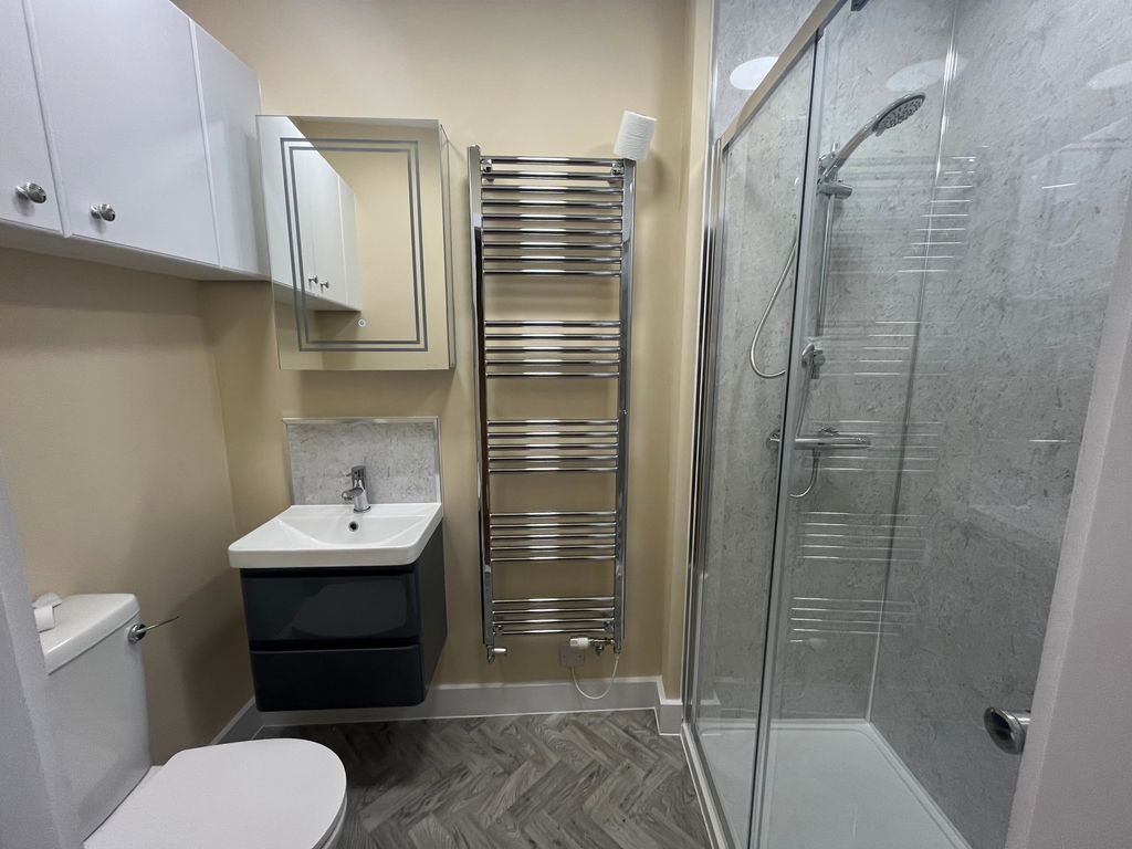 Property photo 3 of 6 Bathroom