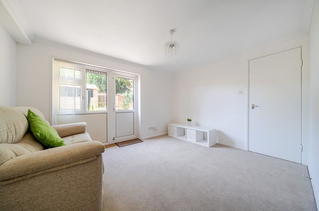 Property photo 3 of 11 1503494-10-6A7B16...