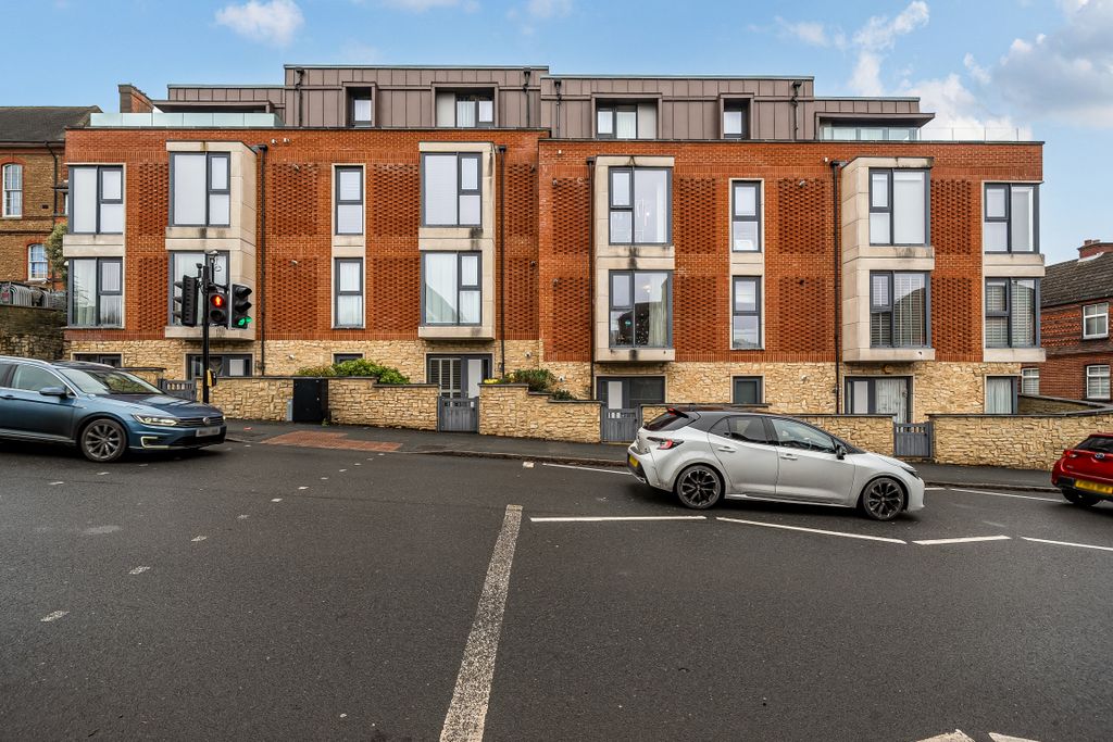 Property photo 1 of 16 1396997-1-695F90Fbb791A