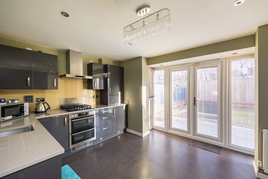 Property photo 2 of 18 Property Image 2